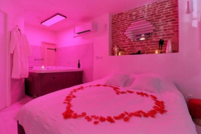 LOVE ROOM avec JACUZZI